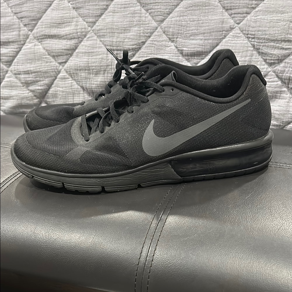 Nike Black Athletic Shoes with Cushioned Sole
